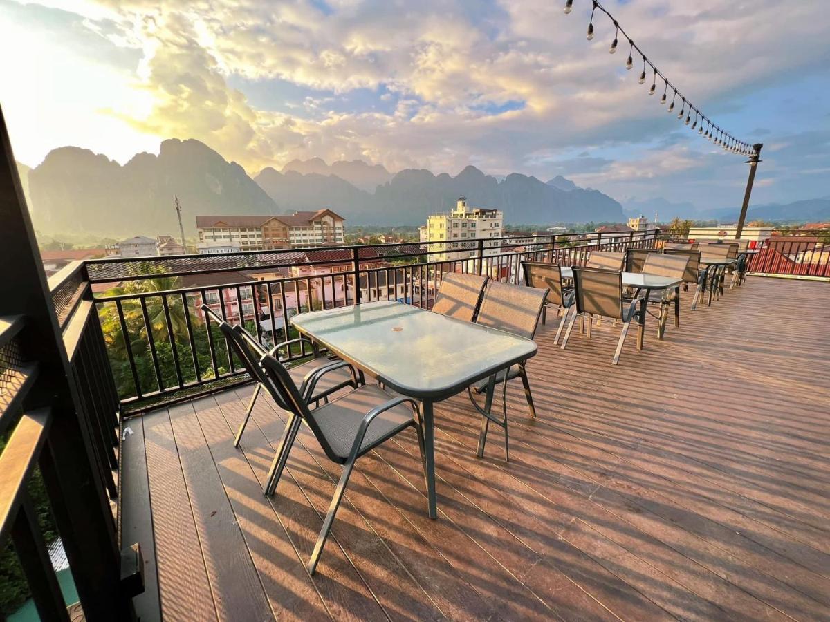 M&M Hotel Vang Vieng Zewnętrze zdjęcie